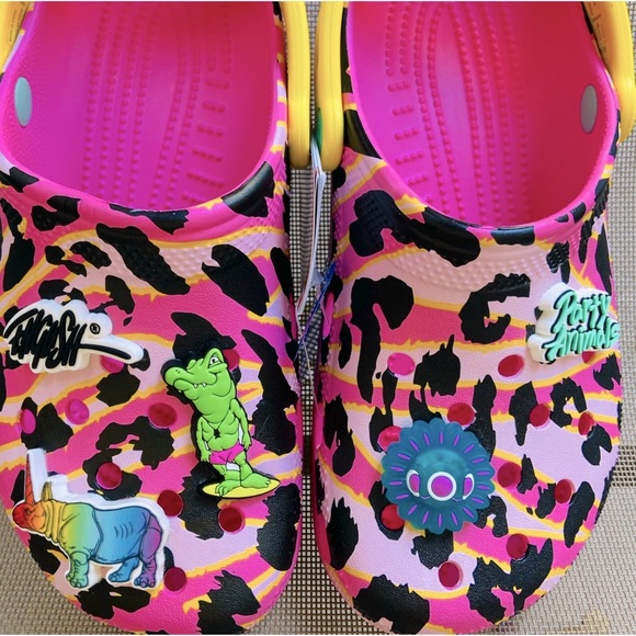 NWT CROCS 🦏Party Animal🐊 Sz-J6 Big Kids Shoes w/Non-Removable J-Bits Charms 1💡Up - Picture 4 of 16